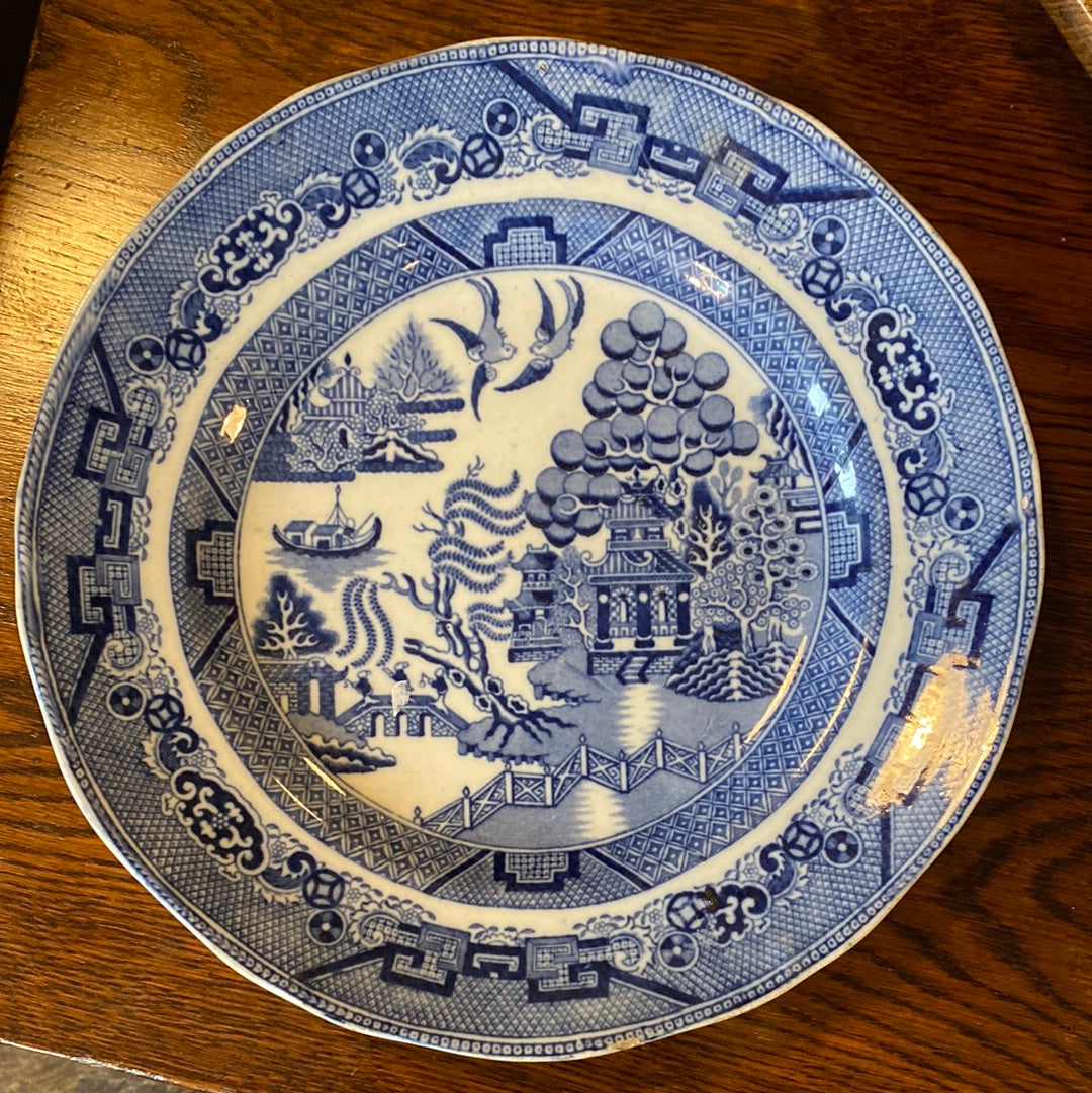 Blue Willow Plate – McIntosh Cottage Antiques