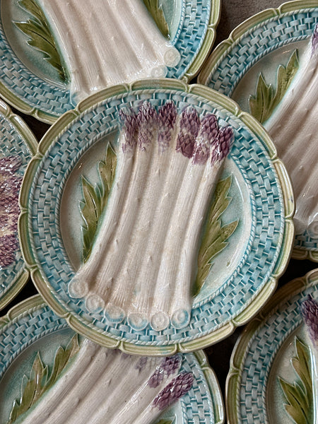 Asparagus Plate, Pale Green Scalloped Border