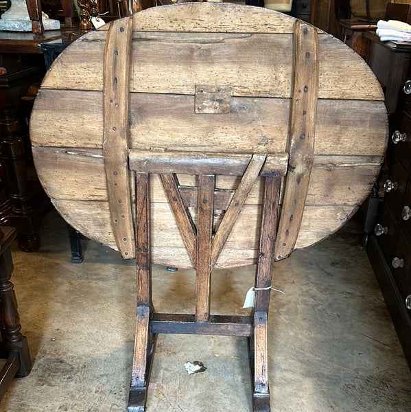 Small Oval Oak and Pine Vendange Table