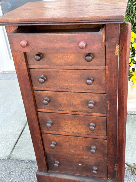 Wellington Chest