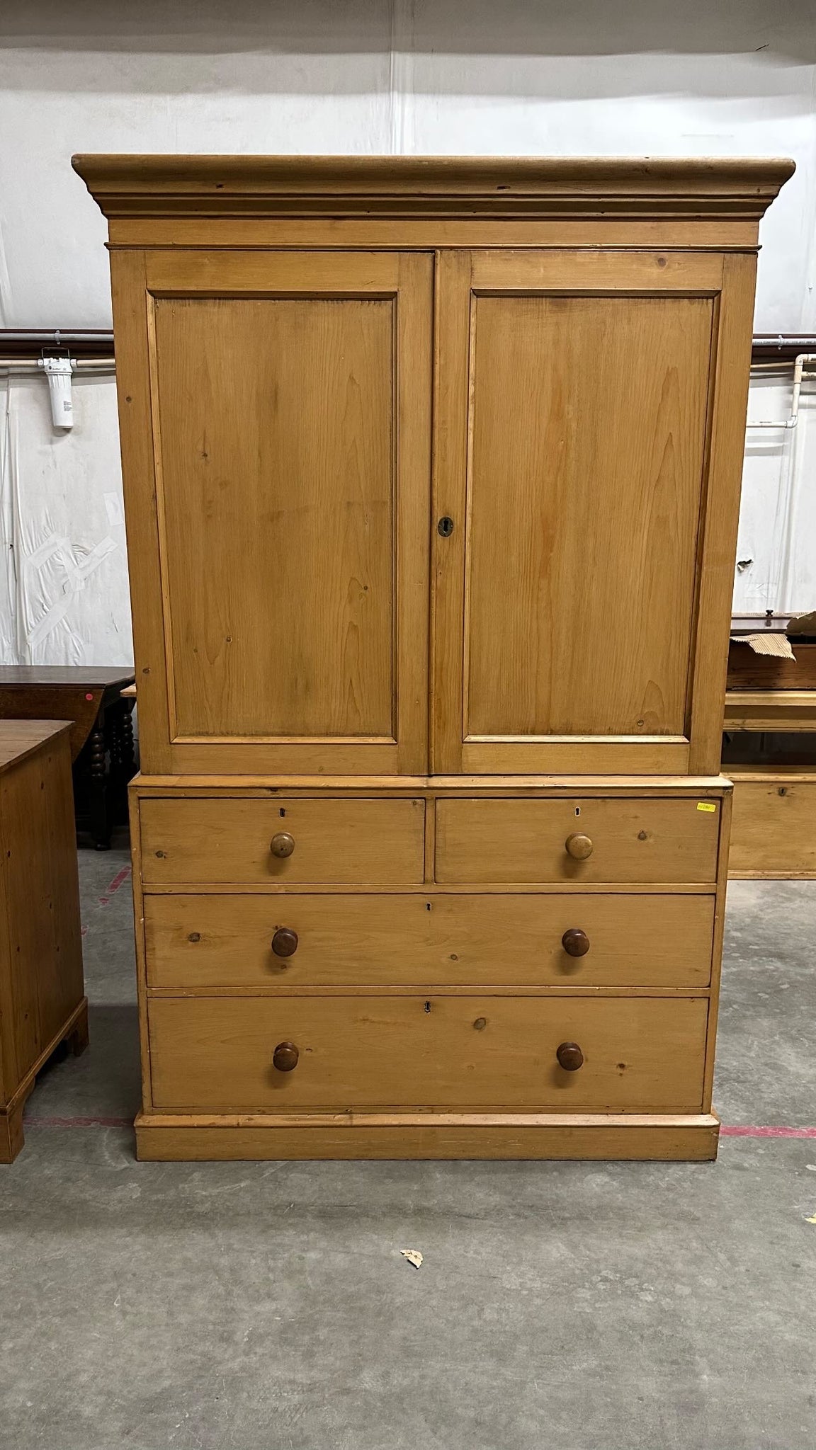 Victorian Pine Linen Press