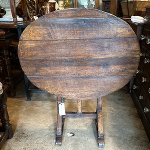 Small Oval Oak and Pine Vendange Table