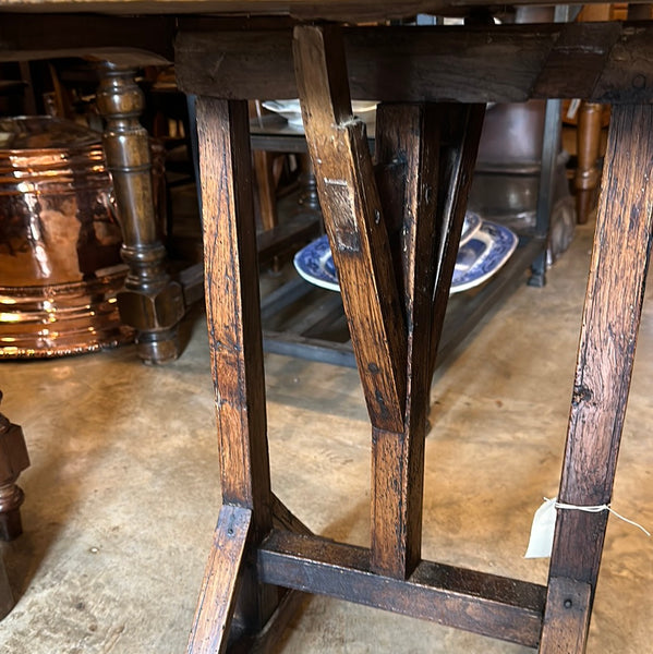 Small Oval Oak and Pine Vendange Table