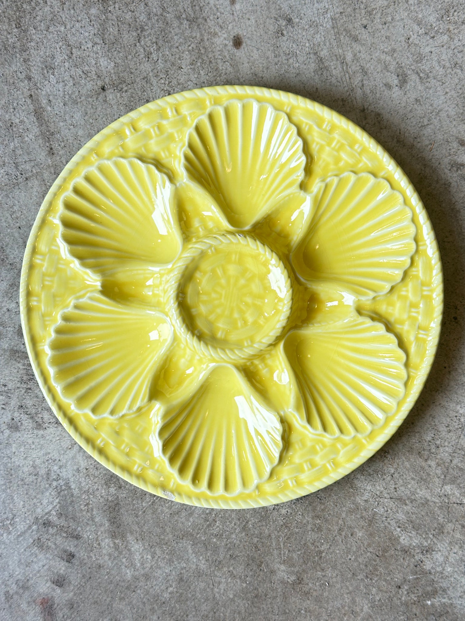 Scallop Plate, Yellow