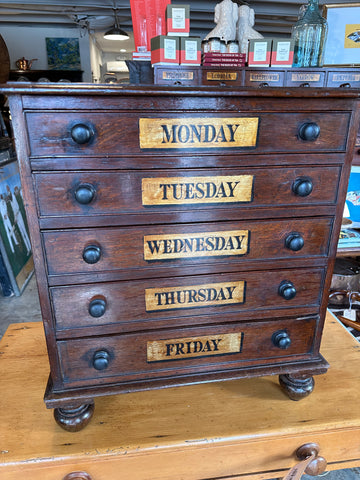 Small Oak "Weekday" Chest