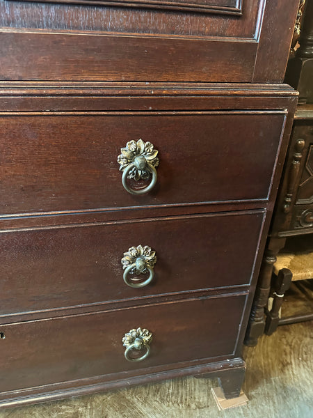 Stunning Oak Linen Press with Brass Hardware