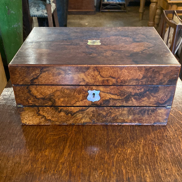 Outstanding Box with Mother of Pearl Inlay