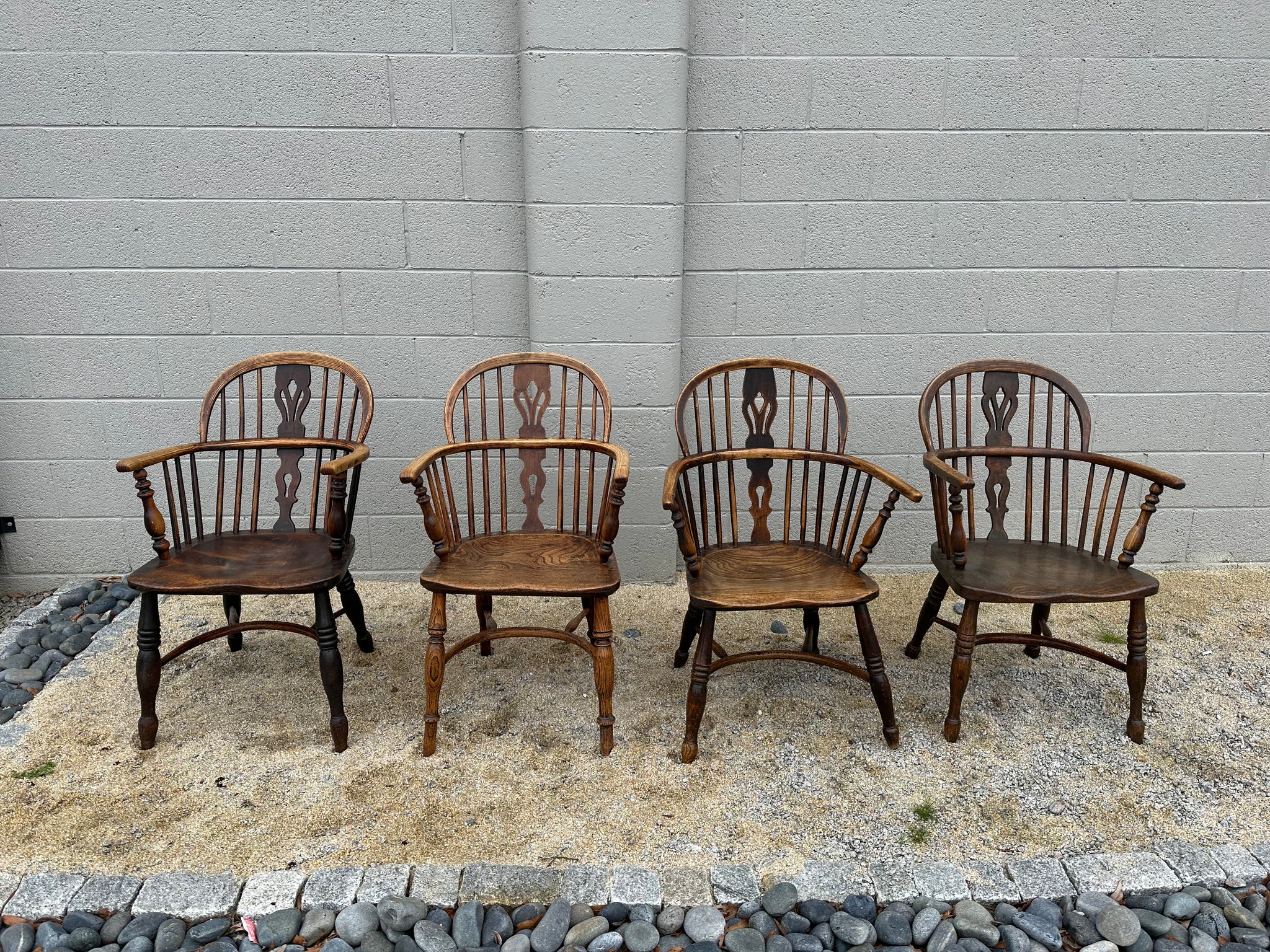 Low back windsor discount chair