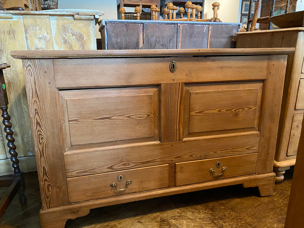 Pine Mule Chest with Drawers